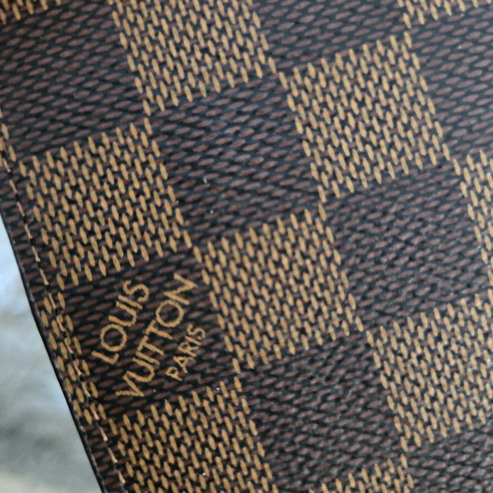Louis Vuitton Damier Wallet or Make-Up Pouch - Picture 5 of 9